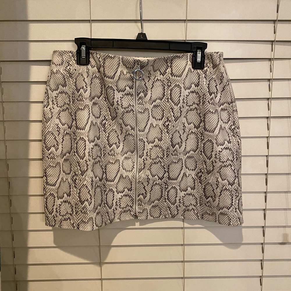 snake skin skirt!
